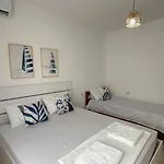 Village Nest דירה